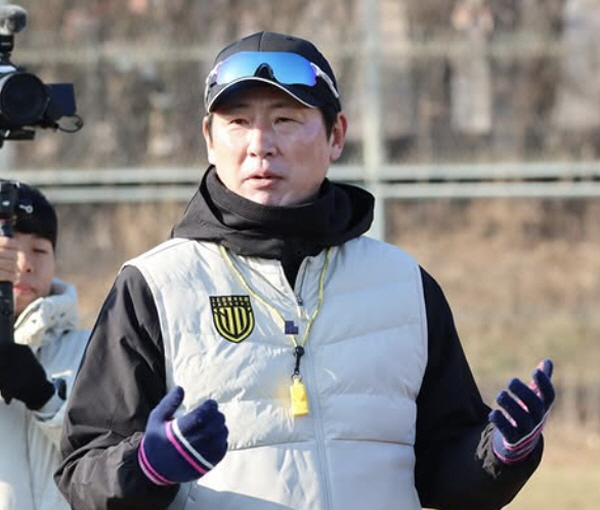 "감독 인생을 걸었다" 전남 박동혁호 본격 출항, 취임식서 1부 승격 위…