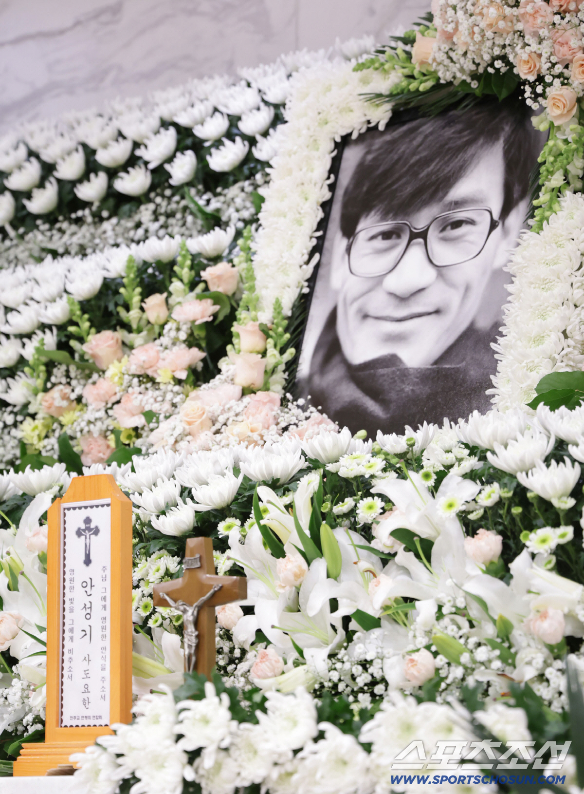 임권택 감독·김동호 전 위원장 "故안성기, 韓영화계 위해 목소리 내 준 …