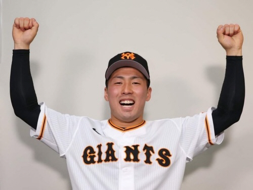 "송성문 같은 '도박'보단 낫지만…" 30세 日홈런왕 영입에 싸늘한 혹평…