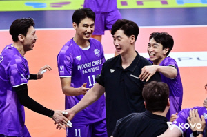 프로배구 남녀부 4개 구단, 감독대행 체제로 남은 시즌 치를 듯