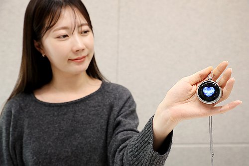 [CES 2026] 삼성D, OLED 탑재 AI펜턴트·리모콘 등 미래 콘셉트 제품 공개