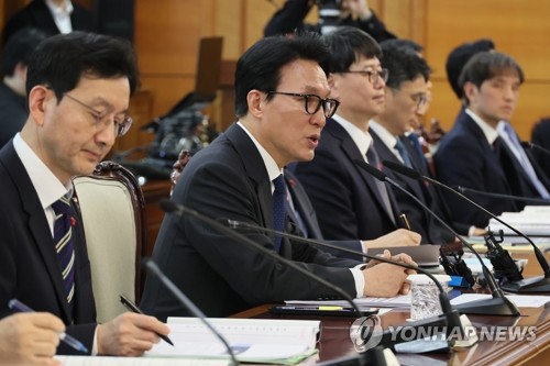 金총리, 총리실 업무보고서 "대통령처럼 선제적 문제제기해야"
