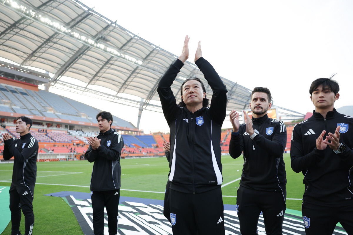 [오피셜]울산 '왕조' 열었지만 불명예 퇴진, 김판곤 감독 5개월 만에 …