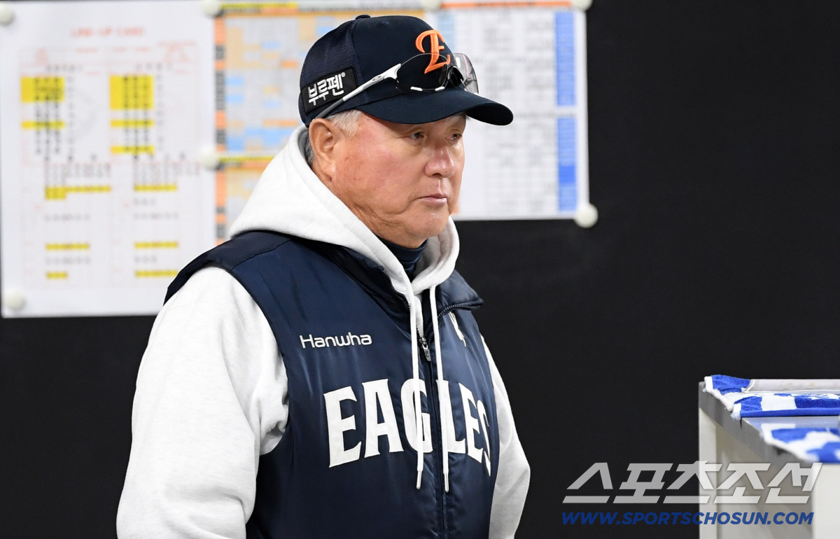 '계약 마지막 해' 최고령 사령탑 3인방의 운명?…첫 우승 → 가을야구 …
