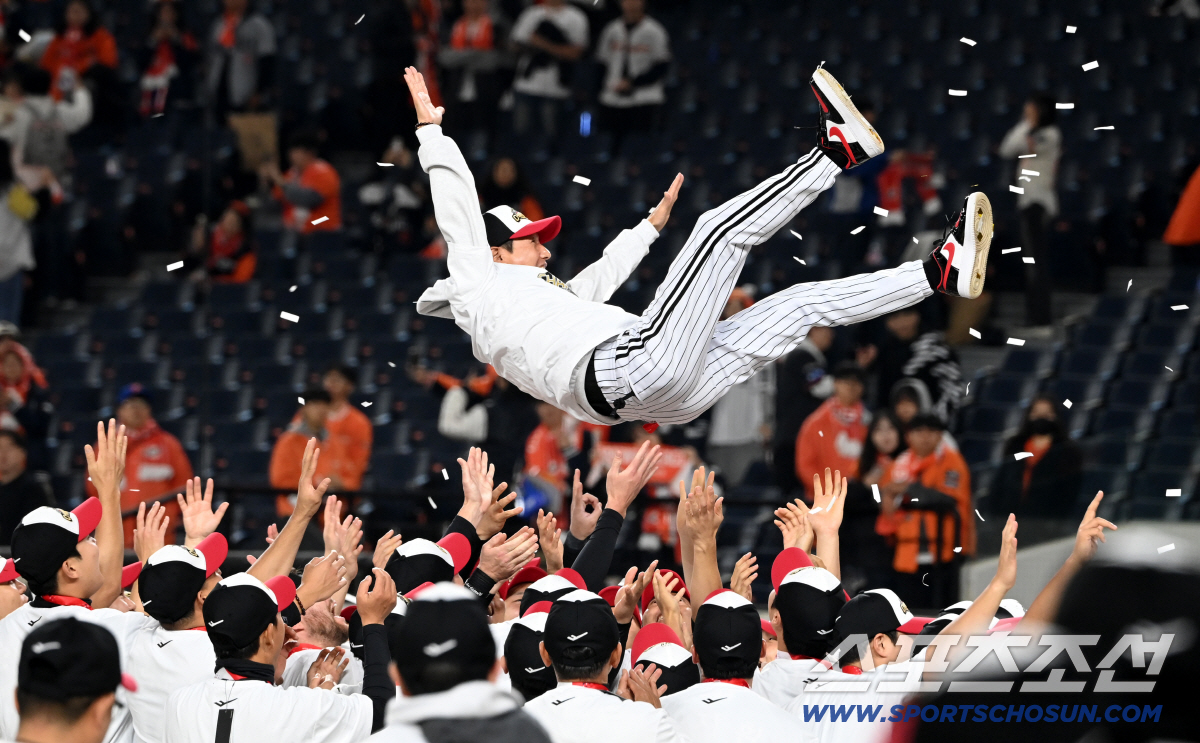 마운드는 창단 이래 최강? 3중 허리로 LG 왕조 열까…빈틈이 없다, 염…