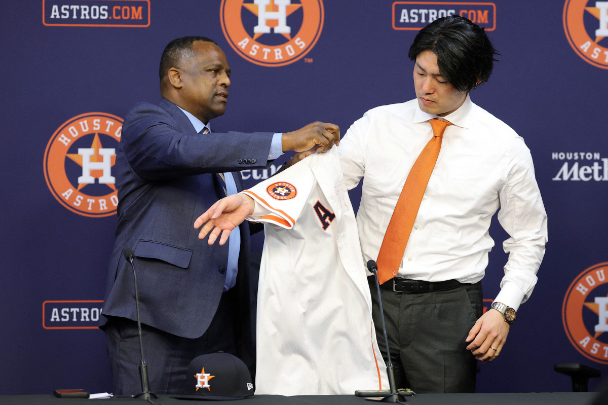 먼저 폰번호 알려준 휴스턴 마무리, 이렇게 격하게 환영해주는데...이마이…