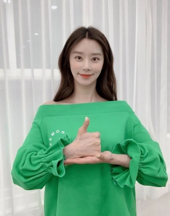 '면접 프리패스' 이주빈 "손 크다? 뷰티모델 촬영때 처음 알아…감독님이…