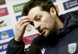 [오피셜]'쏘니야, 나 잘렸다' 토트넘 시절 손흥민의 한살 형이자 감독대행이었던 '절친' 메이슨, 웨스트브롬 사령탑에서 6개월 만에 경질