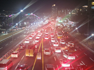 [현장in] 부산 대심도 '동서 연결 단축' 기대 속 '진입로 혼잡' 우려