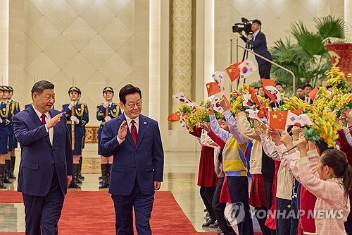 中 "한반도 문제서 계속 건설적 역할…韓과 소통·협력 강화"