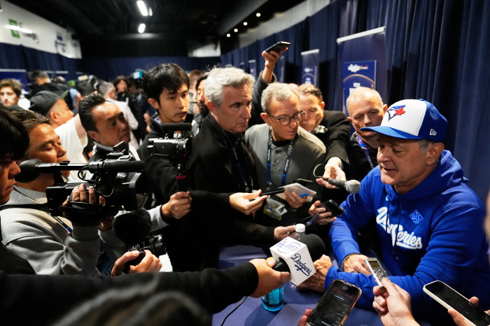 대충격! 아들 찬스로 은퇴번복 → 아빠를 코치로 꽂다니! RYU 옛 스승, 자기 아들 밑에서 일한다