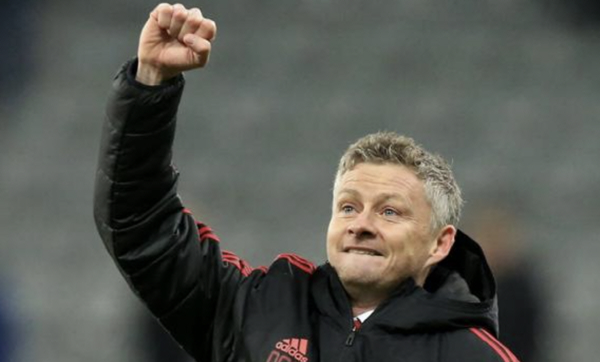 깜짝 소식! 아모림 경질→"돈 안 받고 일하겠다" 파격 선언한 맨유 레전…