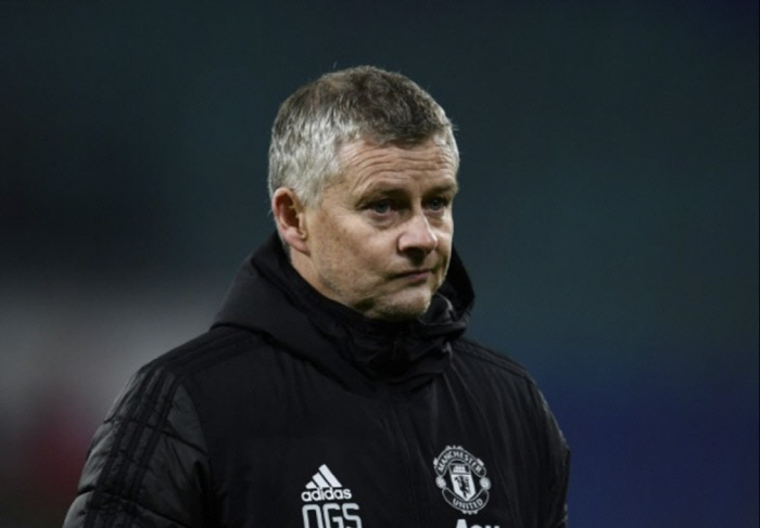 깜짝 소식! 아모림 경질→"돈 안 받고 일하겠다" 파격 선언한 맨유 레전…