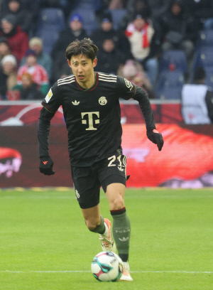 [친선경기]'무릎 이적설 이상무' 부상 복귀한 김민재 45분 무실점, 日 풀백 결승골 뮌헨, 잘츠부르크 5-0 박살