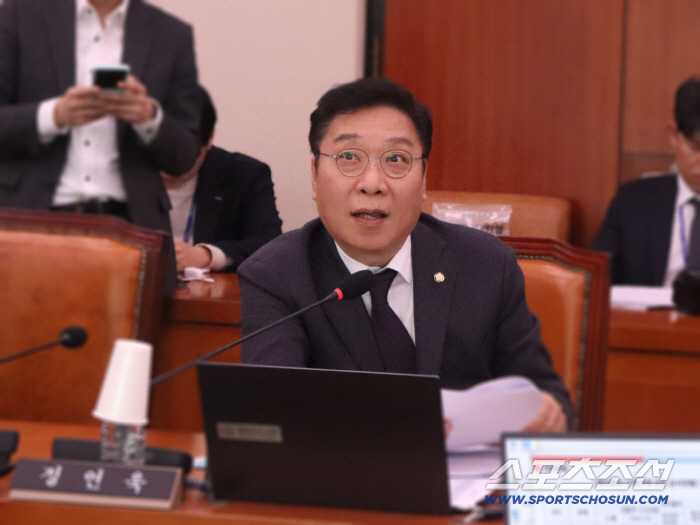 "OTT영화도 영화다. 공중관람 목적시 법률상 영화로 인정" 정연욱 의원,새해 시대상 반영한 개정안 대표발의