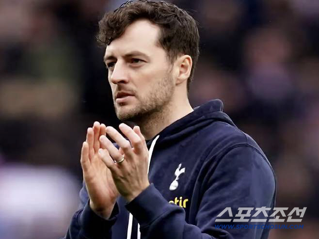 [오피셜]'흥민아, 나 짤렸어' 첫 정식 감독 도전한 '절친' 메이슨 감…