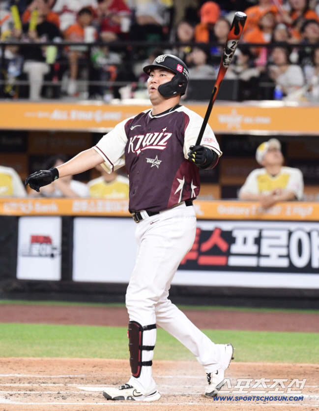 캠프 출발 2주 남았는데 → 11년 안방마님 FA 미아 위기?…이번주 한…