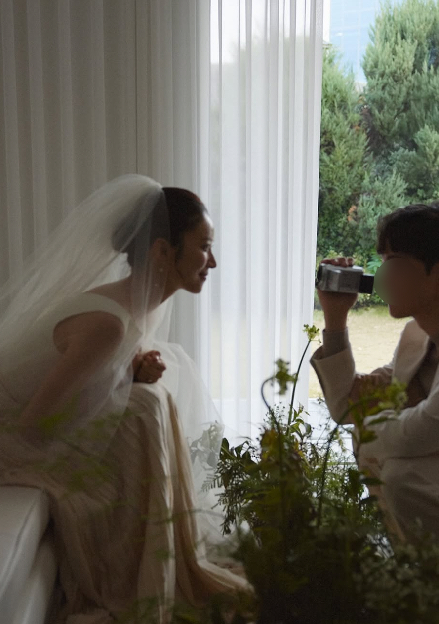 '혼전임신' 김지영, ♥사업가 남친과 웨딩화보 공개 "40년 뒤 미래까지…