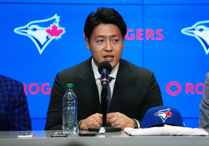 아빠 여기 가! 딸 손가락 '딸깍'에 870억이 움직였다 → 역대급 이적 충격 비하인드