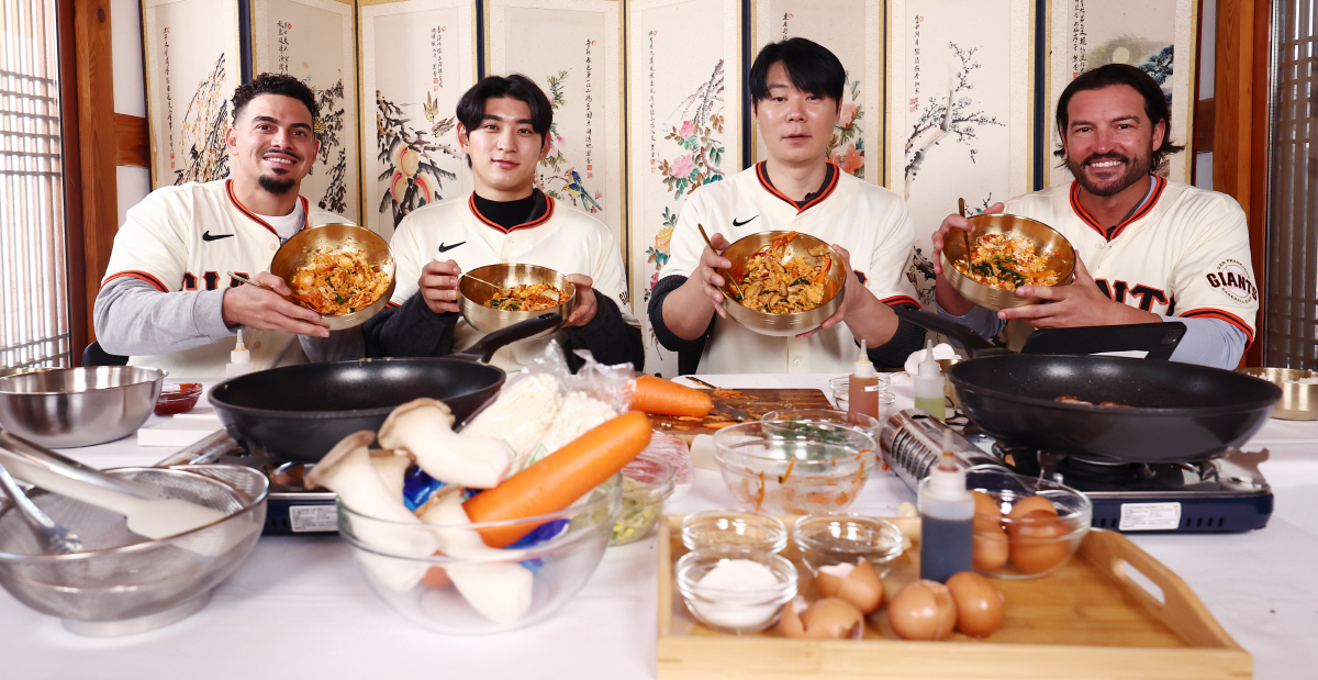 류현진도 못 받은 '초특급 대우'! → 이정후 앞세워 'KOREA' 장악…