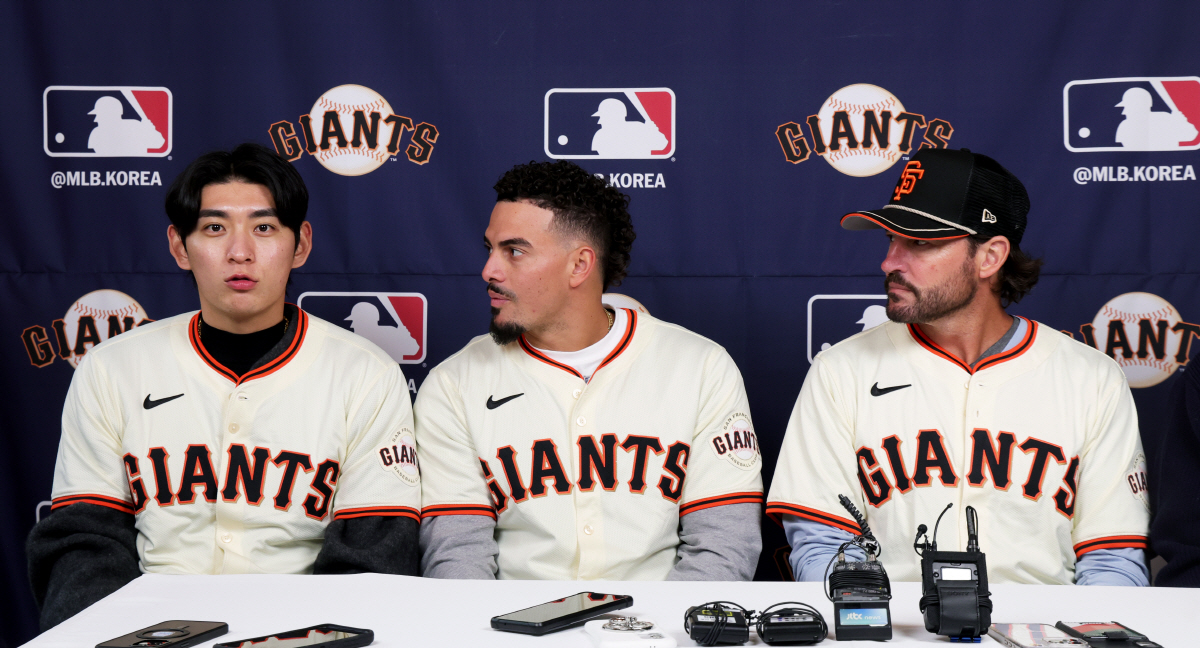 류현진도 못 받은 '초특급 대우'! → 이정후 앞세워 'KOREA' 장악…