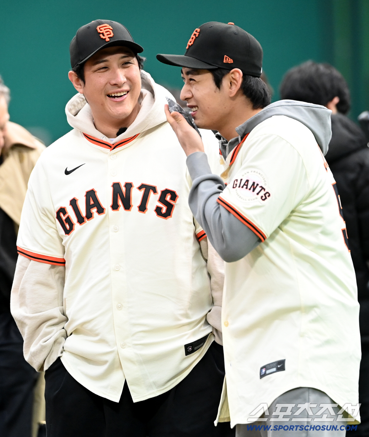 '재팬 다저스' 보고 눈 뒤집혔다! 자이언츠가 '이정후의 나라' 한국에 …