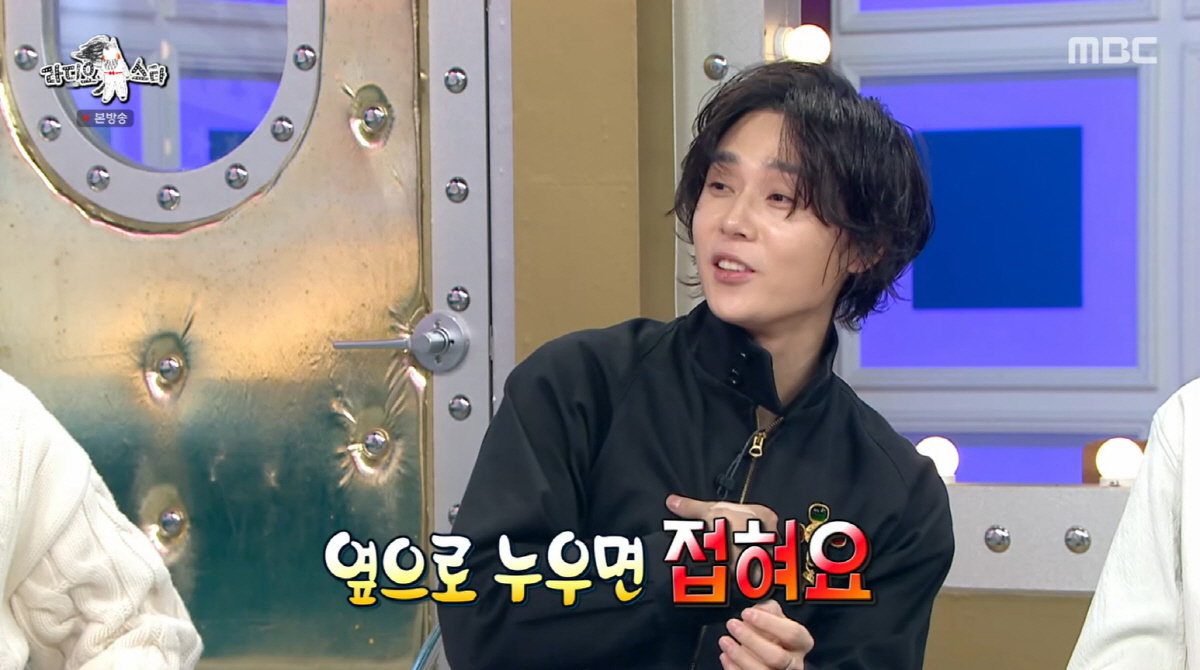 '31세' 던, 단명 걱정에 운동 하더니...가슴 볼륨감 자랑 "여사친 …