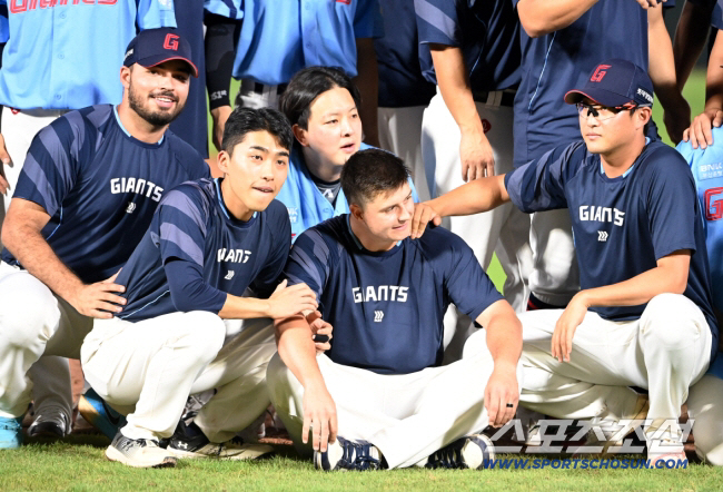 "한국? 거길 가야 돼?" 롯데가 버린 10승 외국인, 결국 KBO 덕분…
