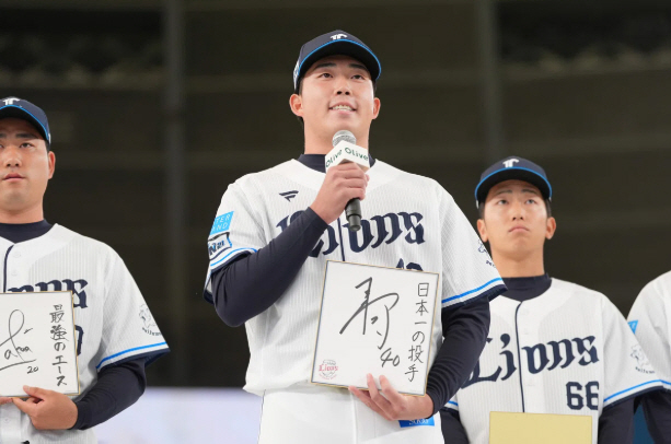 기숙사 앞 사인 받던 야구 소년→164㎞ 광속구 유망주! 세이부 입단 대…