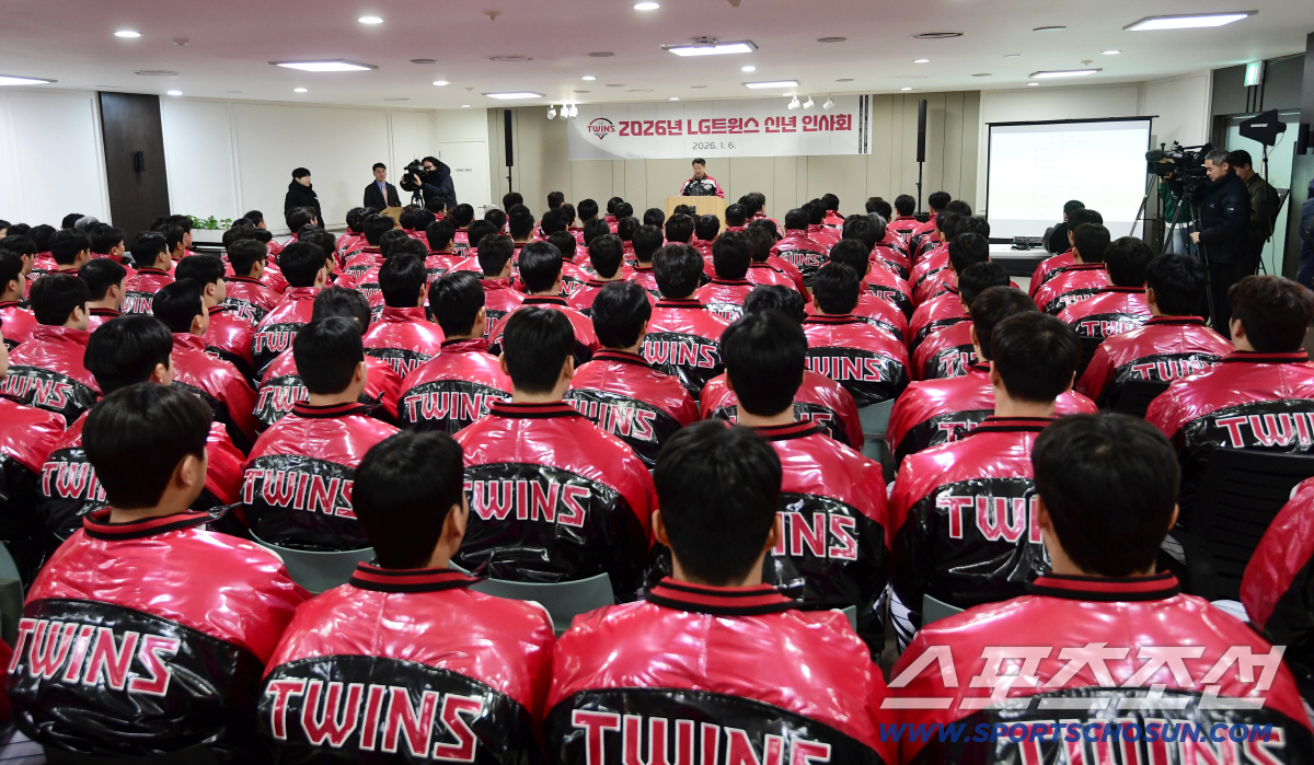 마지막 잠실구장 시무식? "올해 꼭 우승해야겠네" 왕조 꿈꾸는 사령탑의 …