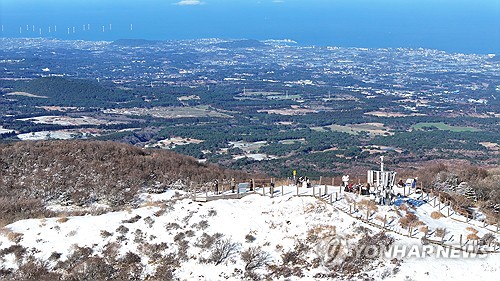 제주, 가끔 비나 눈…동부·서부 초속 15ｍ 강풍
