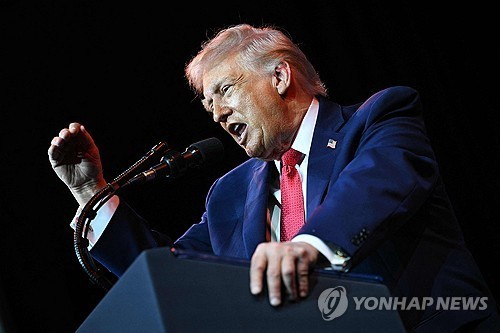 트럼프 "힘들고 어려운 시기에 내년 국방예산 2천조원 돼야"