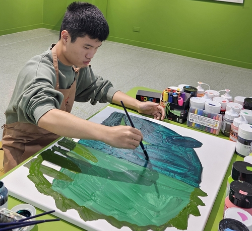 고교생 화가 김용원, '마쿵이와 컬러 정글' 동화책 출간