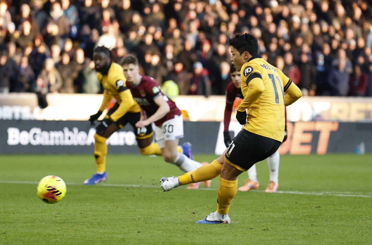 英 단독! '황희찬도 데려가요' 노팅엄 '늑대군단 ST 영입' 정조준…'…