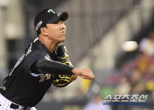 어떻게 이래. 세이브왕-홀드왕 정점 찍고 3년간 지지부진. 고우석-정우영…