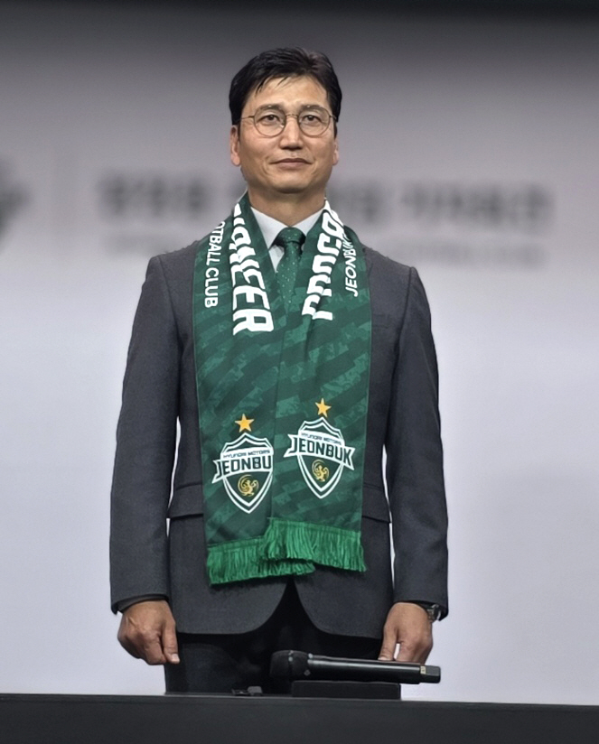 "버티십시오" 이정효-정정용은 하늘에서 떨어지지 않았다