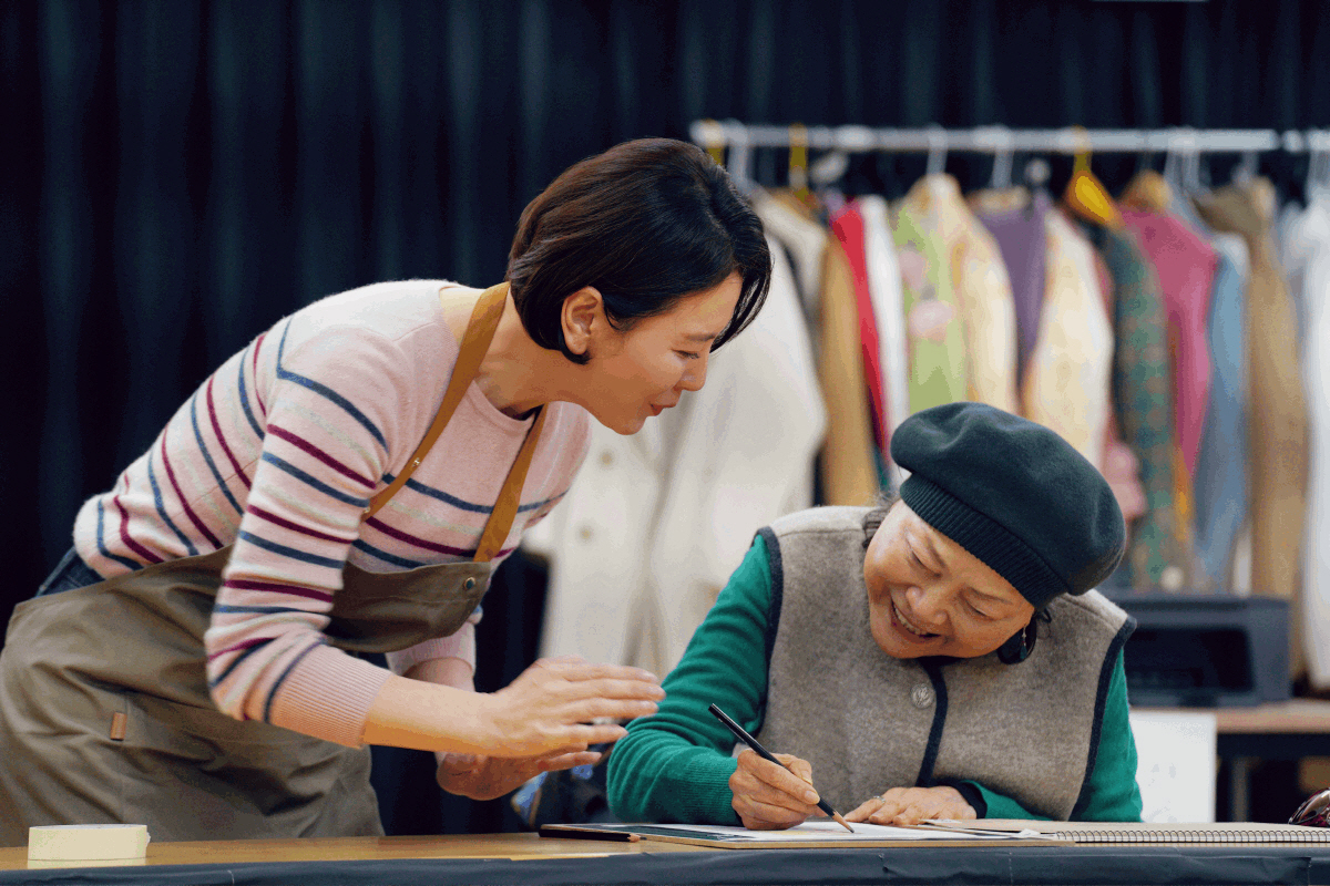 하희라·신은정에 '백전노장' 김용림·손숙·김영옥까지…연극 '노인의 꿈' …