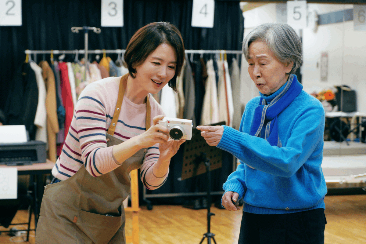 하희라·신은정에 '백전노장' 김용림·손숙·김영옥까지…연극 '노인의 꿈' …