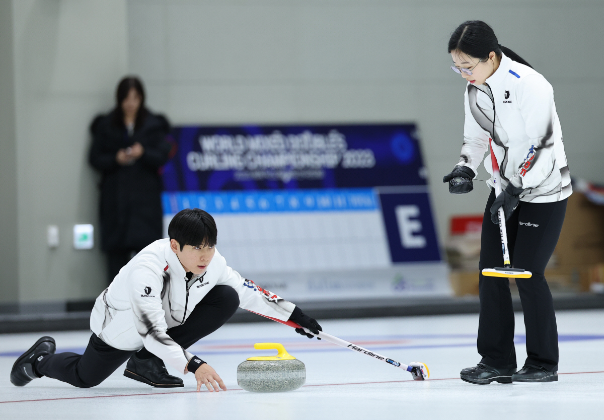 "무조건 승리"→"빠른 적응이 관건" 대한민국 스타트 끊는 믹스더블, 케…