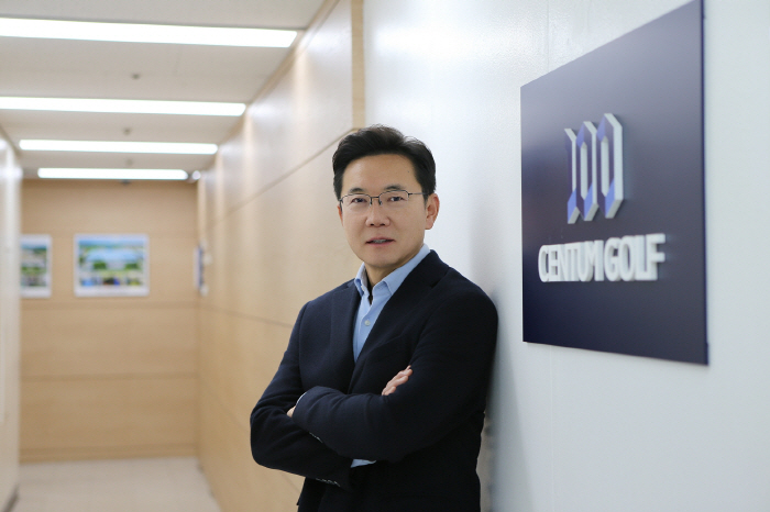 행시 차석 출신 '골프 여행가'의 진심 담은 센텀골프, 전 세계 100대 코스 실시간 예약 길 열렸다...세계적 사이트 골프스케이프와 파트너십
