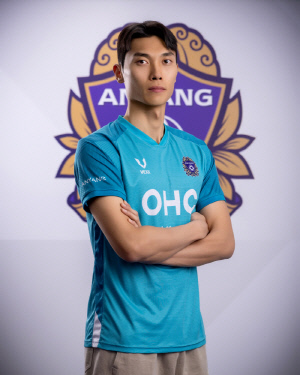 [오피셜]'아시안게임 금메달→코리아컵 우승 GK 품었다!' 안양, ‘검증된 수문장’ 골키퍼 김정훈 영입