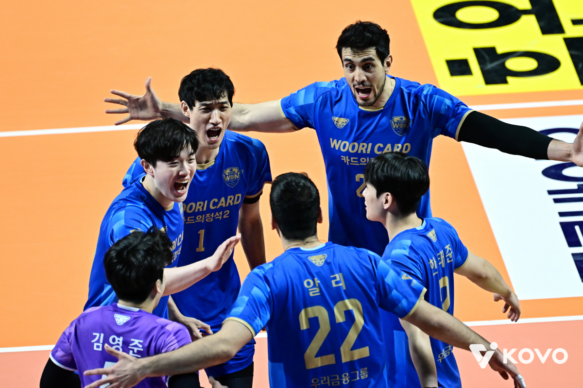 박철우 매직 실화냐? '거함' 대한항공 완파→2연승, '부상병동' 대한항…