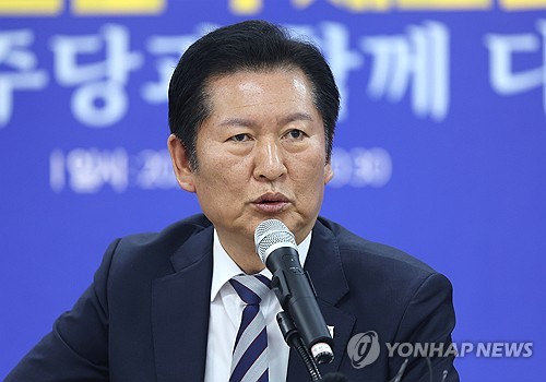 鄭 "국힘, 왜 尹과 단절 안하나…당명 바꿔도 '尹못잊어당'"