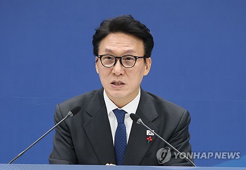 金총리, 경인사연 업무보고서 "건강한 긴장감 유지해달라"(종합)