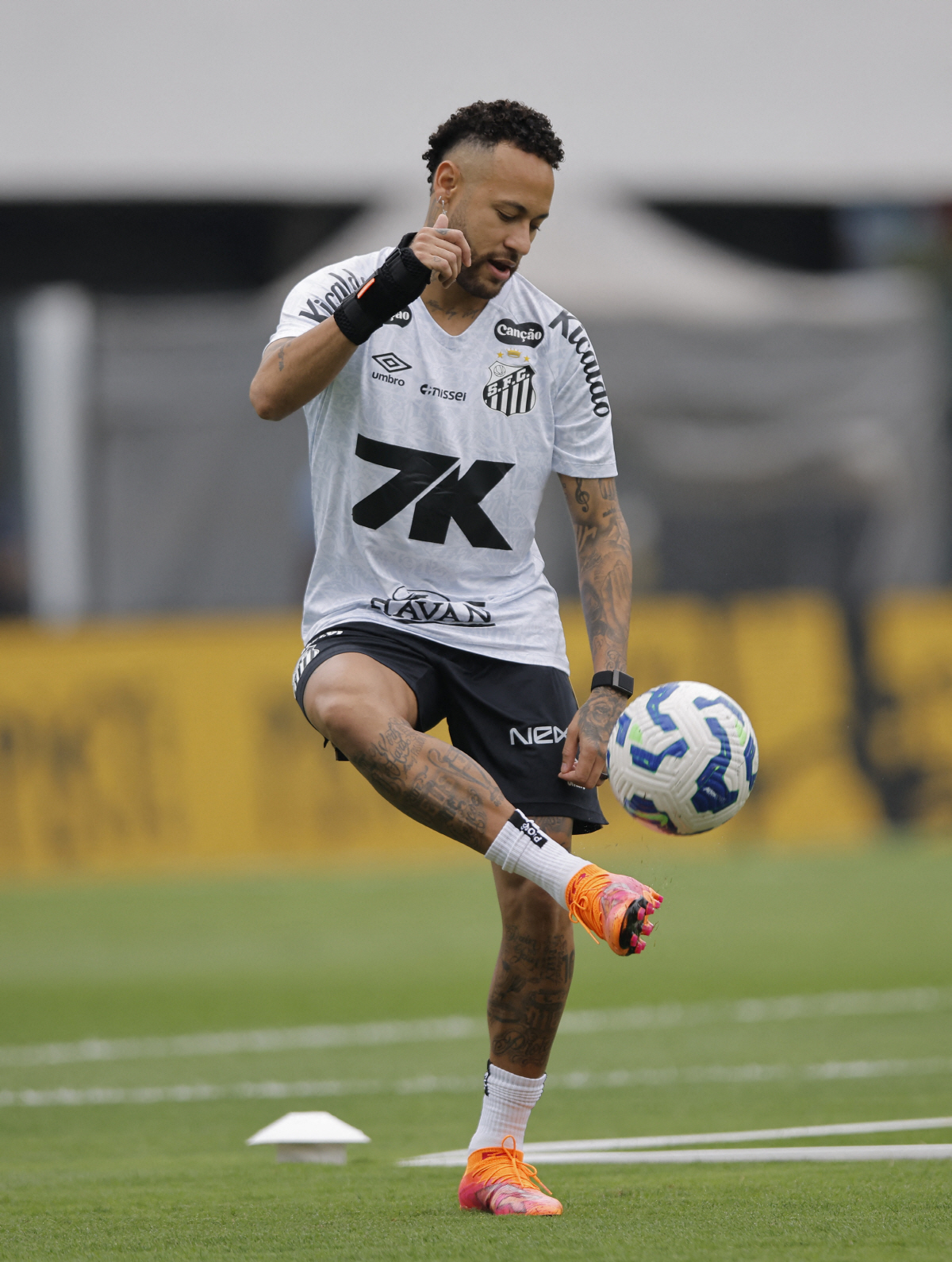 '먹튀전설→친정팀 에이스' 네이마르, MLS 안간다…브라질에서 2026 …