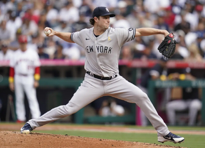 충격! 토미존 복귀 앞둔 4707억팔, 이제 평범한 투수 전락? 침통한 …