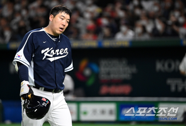 '도쿄참사 줄줄이 은퇴 선언' 왜 류현진은 기꺼이 태극마크 달았나…"무겁…