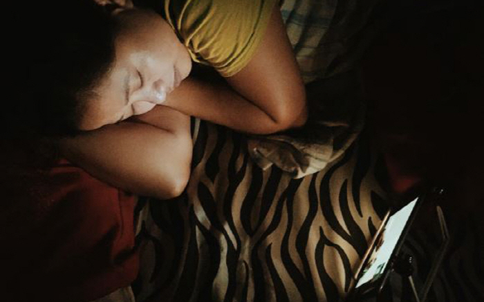 "스마트폰 과다 사용, 불면증 가능성 2.6배 높아"…우울증 위험은 2.…