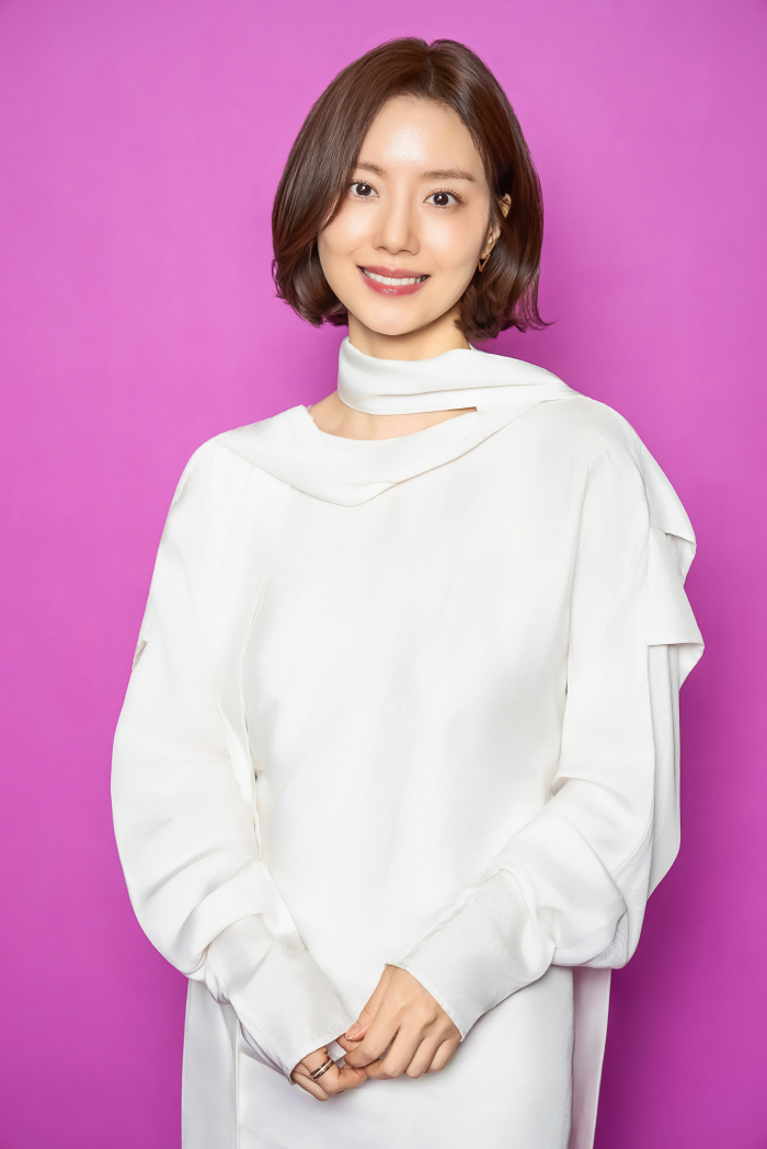 [인터뷰③] 문채원 "흥행한다면 무릎 꿇는 권상우 받고 명동서 코르티스 춤 추겠다"('하트맨')\