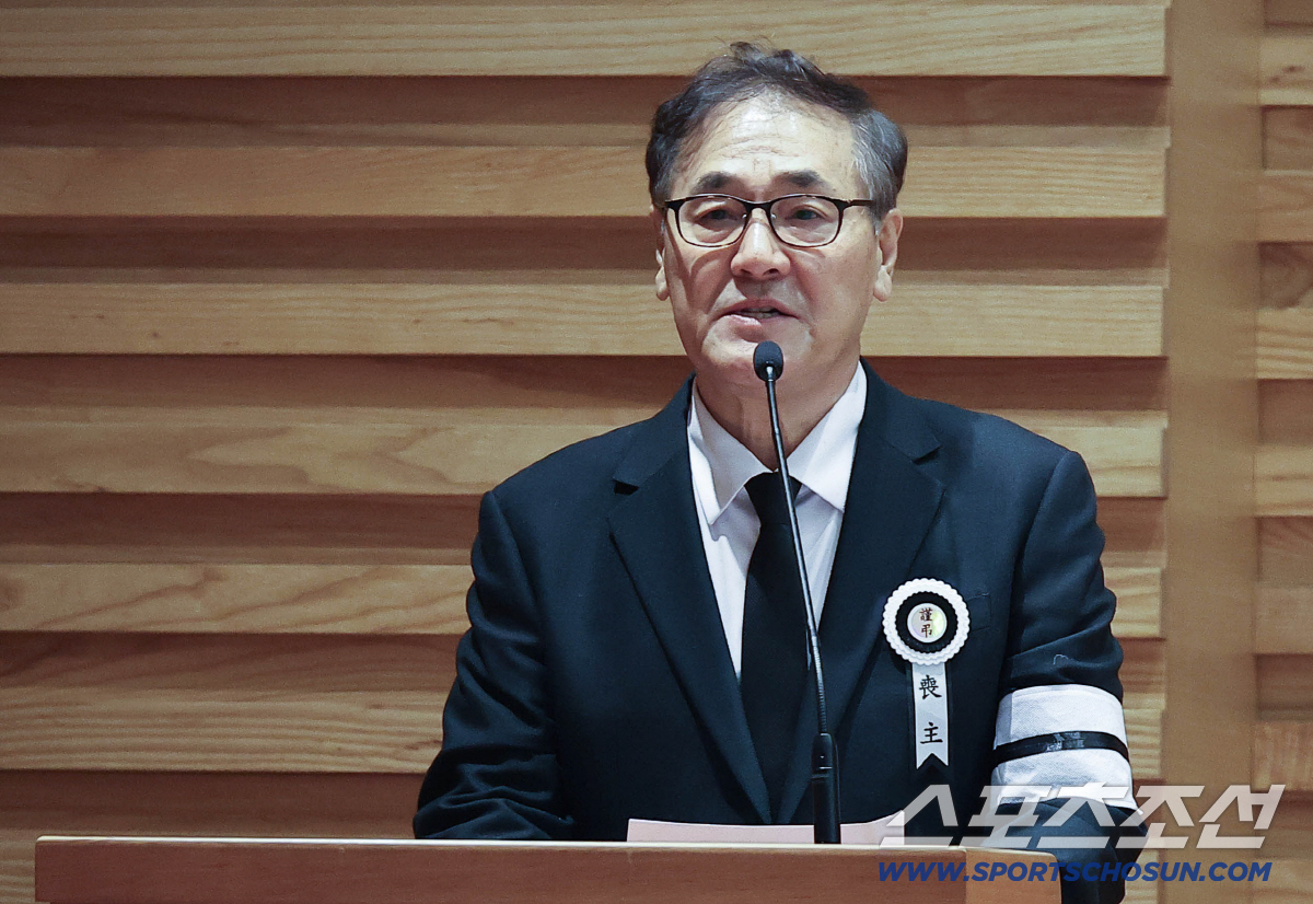 "영화계 큰 별" 故안성기, 정우성·이정재→현빈 눈물의 배웅 속 하늘로[…